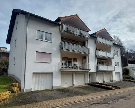 Obergescho0 - Geplfegte Wohnung in ruhiger Stadtrandlage von Merzig zu vermieten!