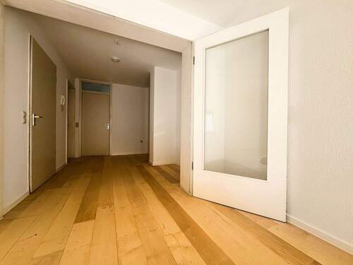 Flur - 4 Zimmer Etagenwohnung zur Miete in Böblingen