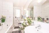 Badezimmer - Stabil investieren - Westend mit Perspektive