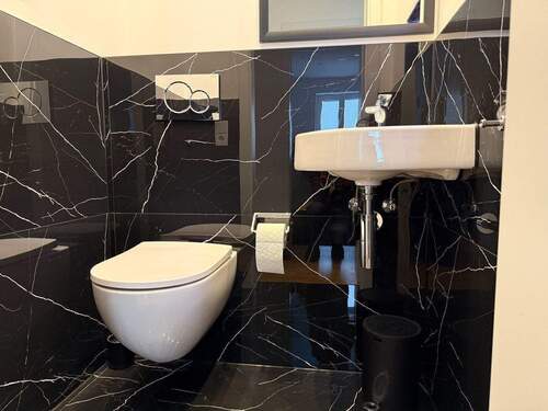 1-694 Gäste WC - 