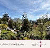 Fantastische Fernsicht: 3-Zimmer-Wohnung (ca. 94 m²) in Halbhöhenlage mit Weitblick. 2 Balkonen. Aufzug.TG-Platz. - Baden-Baden Innenstadt
