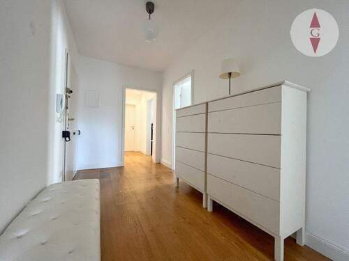 1-694 Diele - Etagenwohnung mit 94,00 m&sup2; in Baden-Baden zum Kaufen