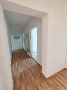 Flur - Etagenwohnung mit 56,20 m² in Löbau zur Miete