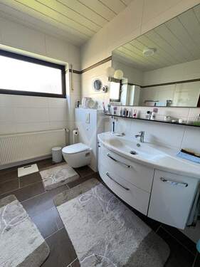 Tageslichtbadezimmer EG - 