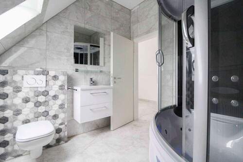 Badezimmer DG mit Wellness - 