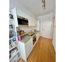 Großzügige 2-Zimmer-Wohnung mit EBK und großem Balkon - Nürnberg Seeleinsbühl