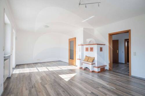 Wohnzimmer - 6 Zimmer Doppelhaushälfte zum Kaufen in Ruderting