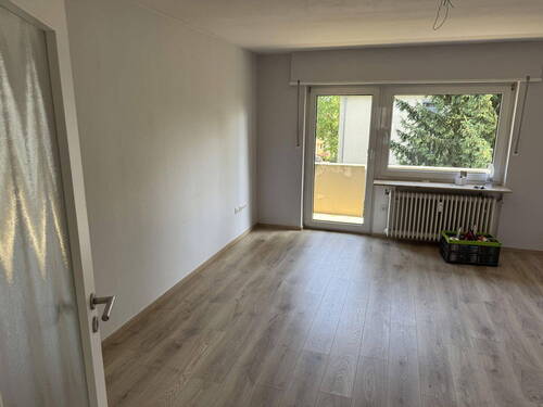 Wohnzimmer - abtapeziert - 