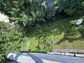 Balkon - Blick in Garten - 