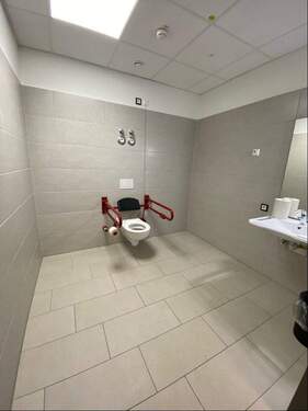 behindertengerechtes WC im Erdgeschoss - 