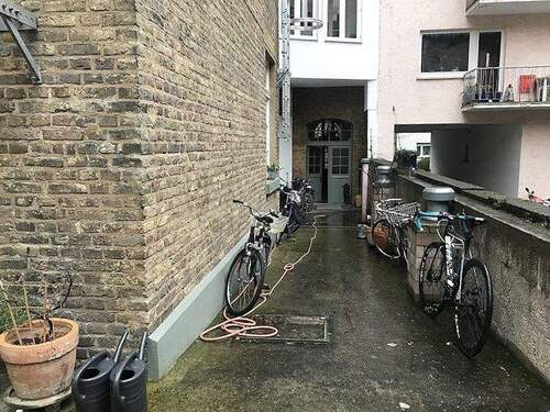 Zugang zum Hinterhaus - 