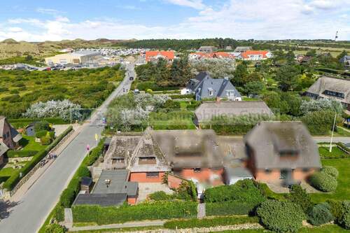 Außenbild - 4 Zimmer Reihenendhaus zum Kaufen in Wenningstedt-Braderup