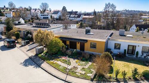 Luftbild - 8 Zimmer Einfamilienhaus zum Kaufen in Freising