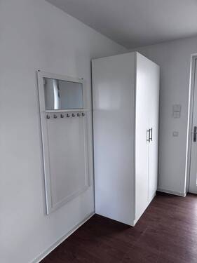 Kleiderschrank - 