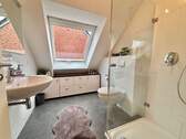 Duschbad mit Fenster - 