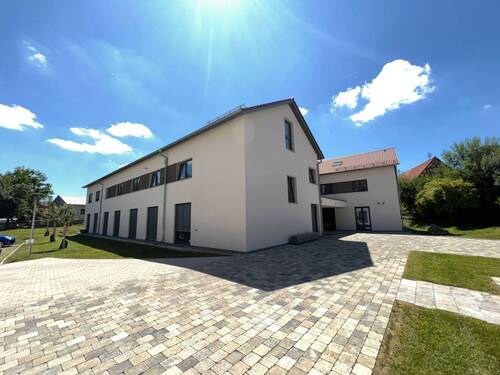 Sonnig. Großzügig. Kommunikativ. - 4 Zimmer Etagenwohnung in Herdwangen-Schönach