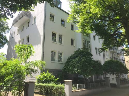 Außenansicht - Modernisierte bezugsfreie 2-Zimmer Wohnung mit Aufzug und Stellplatz