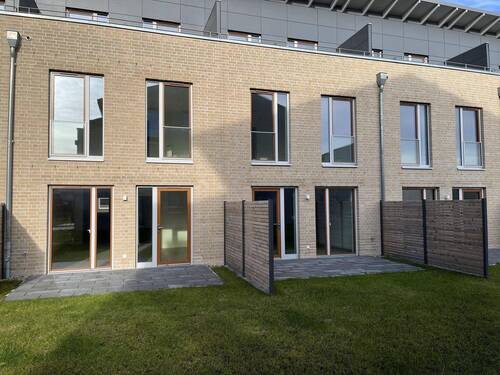 Rückansicht mit Terrasse - 