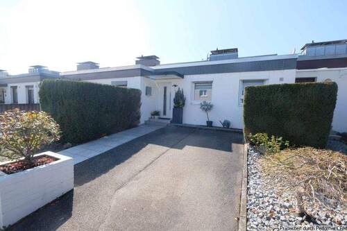 Stellplatz vor dem Haus - 