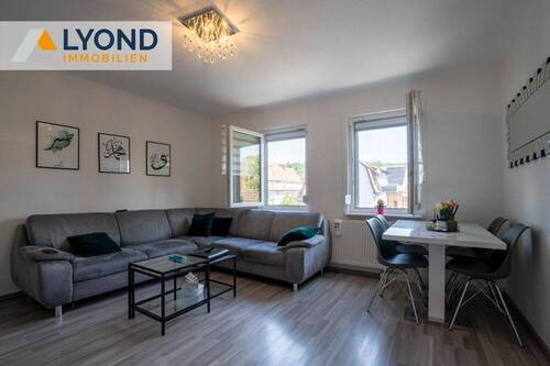 Wohnzimmer - 3 Zimmer Wohnung im Zentrum von Oberesslingen sucht Sie als neuen Eigentümer!