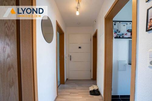 Flur - Etagenwohnung mit 62,00 m² in Esslingen am Neckar / Oberesslingen zum Kaufen