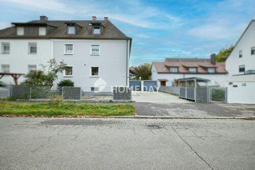 Außenansicht 2 - 7 Zimmer Doppelhaushälfte in Landshut