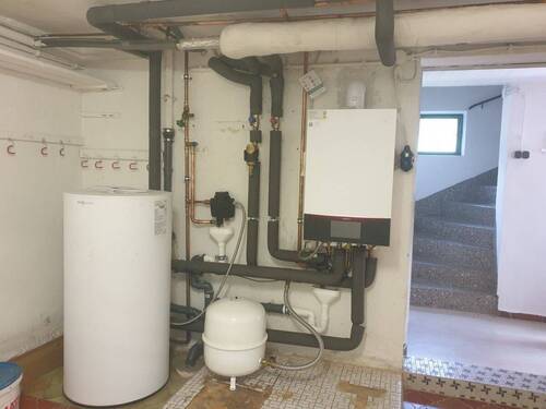 moderne Gasbrennwerttherme - 