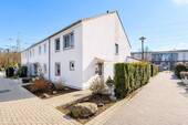 Hausansicht - Ankommen & Aufblühen - Reihenendhaus mit Garten und Wohlfühlfaktor in zentrumsnaher Lage von Rösrath!