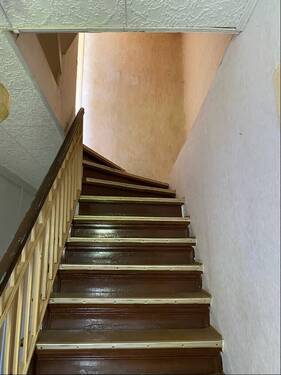Treppe zum Obergeschoß - 