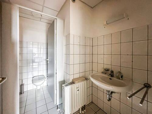 Badezimmer (1. OG links) - 
