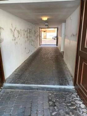 Die Tordurchfahrt von der Heinrich-Heine-Str. - 
