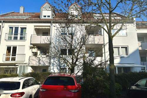 Straßenseite - 3 ½-Zimmer-Eigentumswohnung mit Balkon zentral in Fellbach-Schmiden