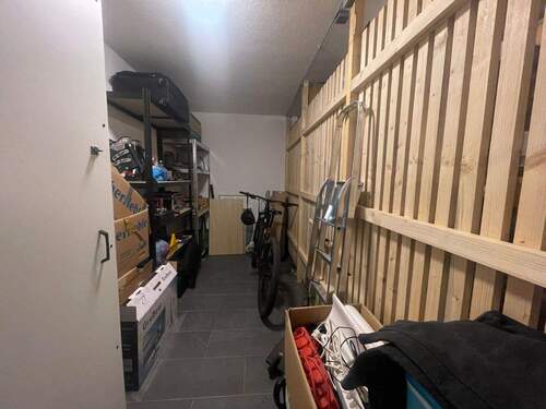 Geräumiger abschließbarer Kellerraum - 