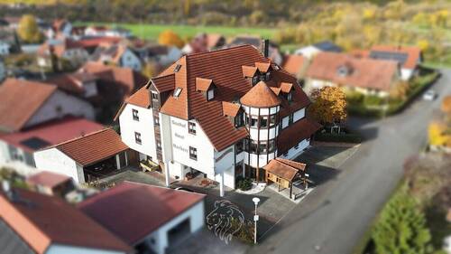 Vogelperspektive - Hotel mit Gastro, Biergarten & Tagungsbereichen in Top-Lage Nordheim
