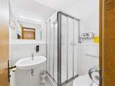 Badezimmer mit Dusch - 