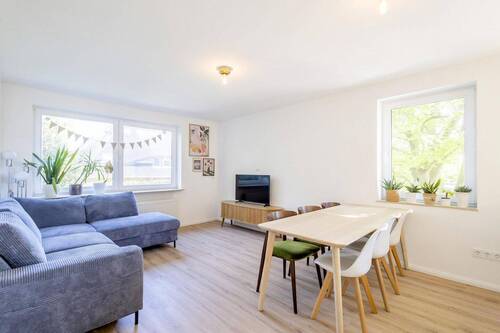 Wohnzimmer - 3 Zimmer Etagenwohnung zum Kaufen in Norderstedt