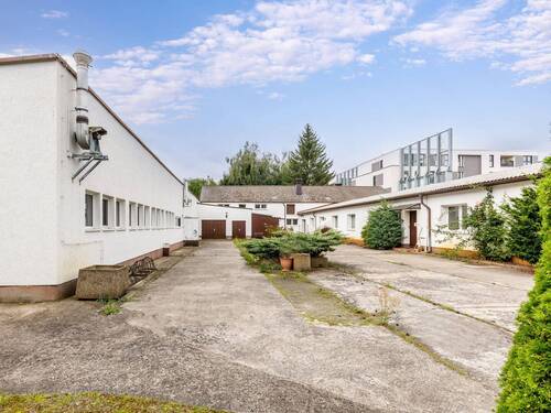 Variety of Options - Halle zum Kaufen in Bernau