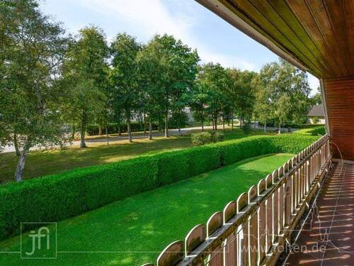 Balkon über die gesamte Südseite - 