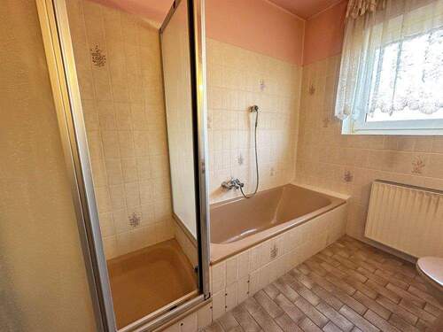 Badezimmer EG Bild 1 - 