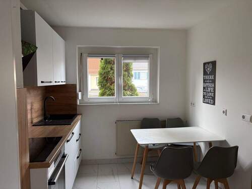 Separate Küche - 6 Zimmer Reihenmittelhaus in Reutlingen