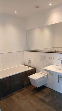 Bild 6 - Hauptbad.jpg - 