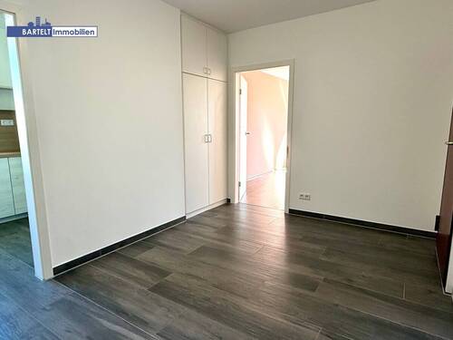Flur - 3 Zimmer Etagenwohnung zum Kaufen in Hannover / Oberricklingen