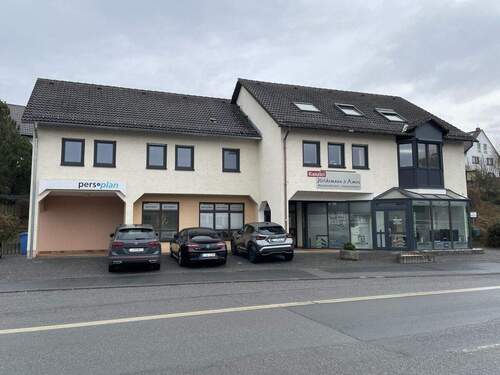 IMG_9923 - Breidenbach: Vollvermietetes Gewerbeobjekt an der Hauptstraße!