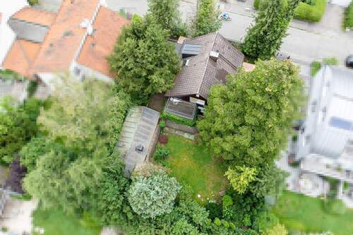 Vogelperspektive Altbestand - AIGNER - Idyllisches Baugrundstück mit Altbestand in Hadern