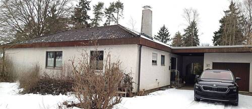 Aussen mit Garage - 9 Zimmer Bungalow zum Kaufen in Laaber-Waldetzenberg