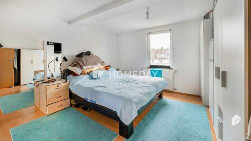 2. OG Schlafzimmer 1 - 