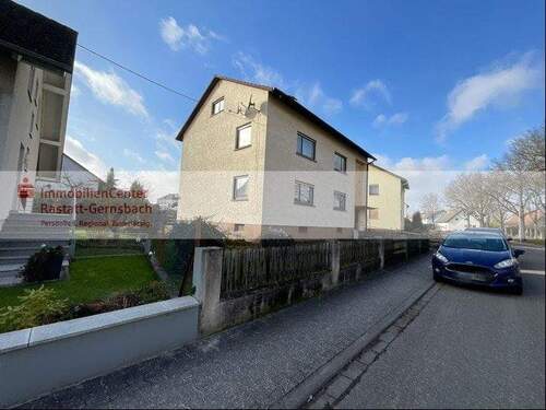 Seitenansicht - 7 Zimmer Mehrfamilienhaus, Wohnhaus zum Kaufen in Rastatt