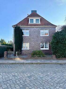 IMG_0528.jpg - grundsolides 3-Familien Haus in Delmenhorst Deichhorst