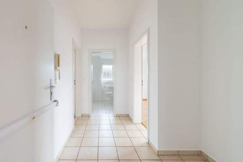 Diele - 3 Zimmer Etagenwohnung zum Kaufen in Pullach