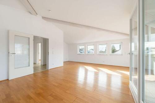 Wohnzimmer - 3 Zimmer Etagenwohnung in Pullach